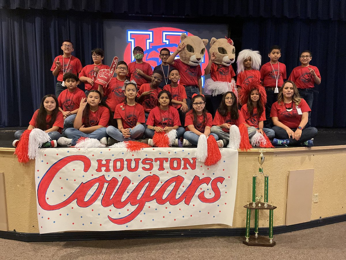 RPena_FISD's tweet photo. A huge shoutout to @alypin915’s @UHouston for doing an amazing job presenting on their college! Loved the energy they brought! @CorinaRuiz24 @FabensISD #StrongerTogether https://t.co/saj9gecdId