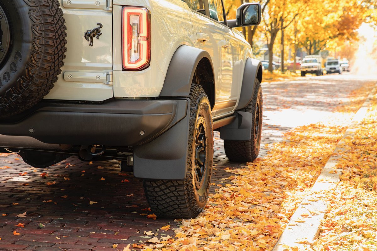 weathertechca's tweet photo. New MudFlaps for the Ford Bronco with revised bumper are now available at https://t.co/TvPpAQIDPr
#WeatherTech #WeatherTechCanada #WeatherTechAuto #FordBronco #FordCanada https://t.co/dJJQ5pWjmS