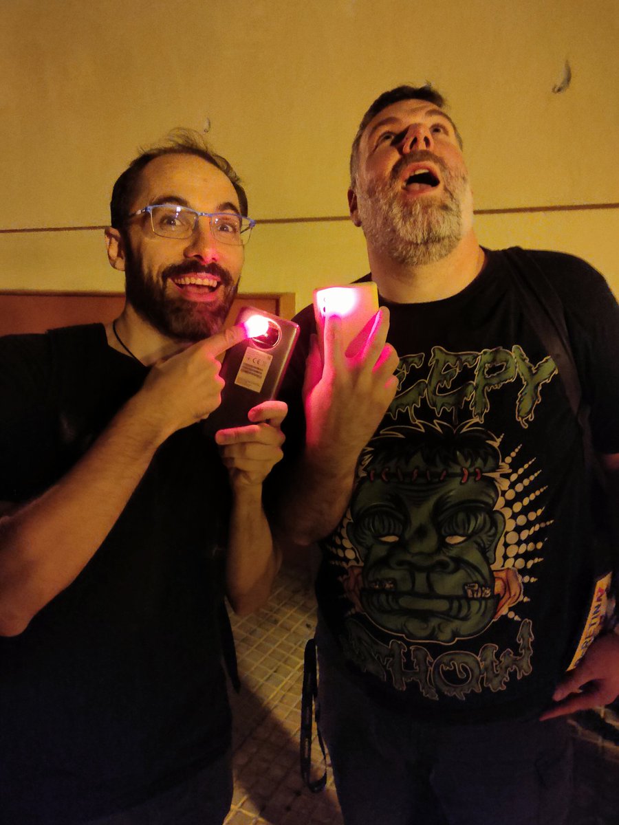 r2pradio's tweet photo. En @jamqueTPM i el @RaulNCorts s'estrenen amb la.nova secció #ElDuel . Avui tocava #ET ...una mica express 🚂 https://t.co/ot3hQA9IR9