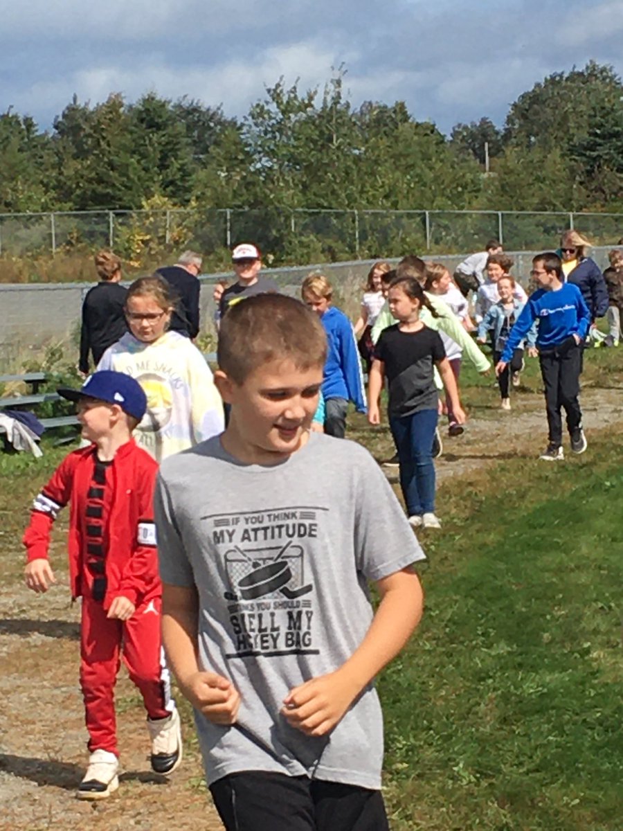 GreenfieldCB's tweet photo. Greenfield Terry Fox Walk/Run! Honouring his courage, humility and determination! #CBVRCE https://t.co/gBjeKtyYJj