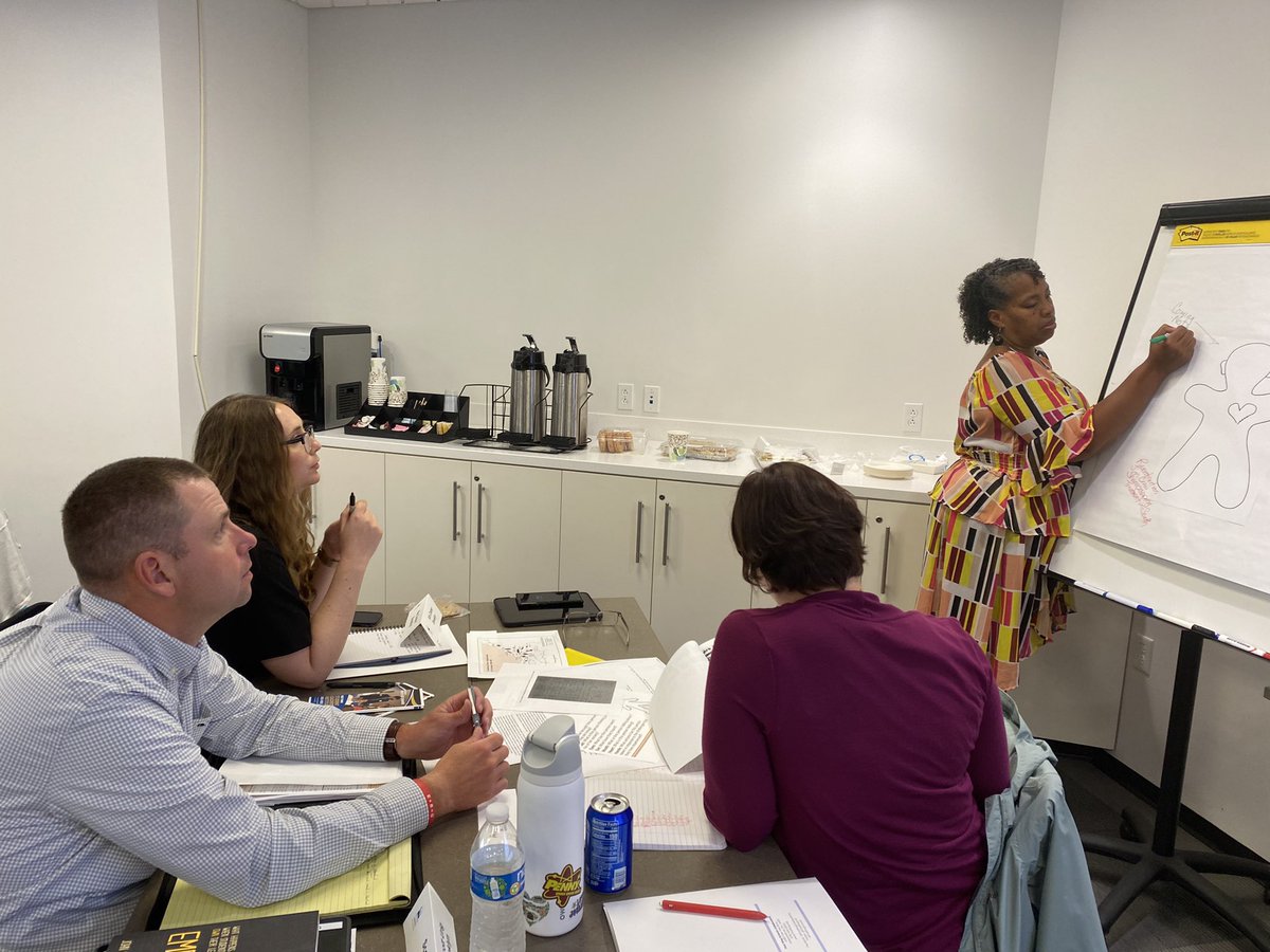 CLE_Deegan's tweet photo. Loved exploring the history of ethnicity and race in CLE with an engaging group of educators from the First Ring Leadership Academy. You were fantastic! @teachCLE @FirstRingCLE https://t.co/s5WHD9LIW9