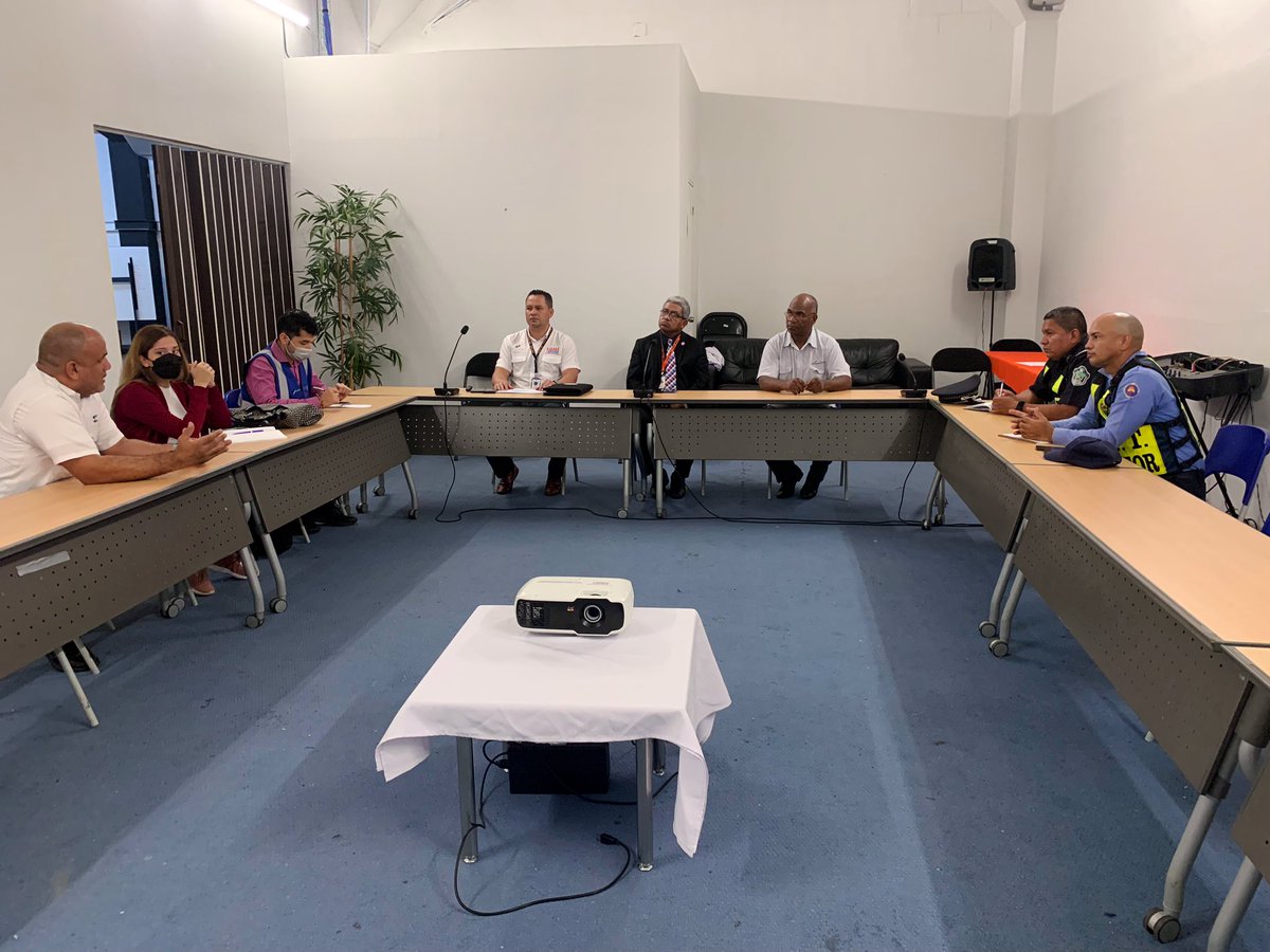 SUME911's tweet photo. Reunión de seguimiento de la comisión de los Desfiles Patrios 2022, organizado por @MeducaPma, la cual se llevó a cabo en las oficinas de @AmpymePanama, y contó con la participación del Ing. Javier Castillo y el Lic. Agustín Díaz en representación del #SUME https://t.co/yRd27AOtIJ