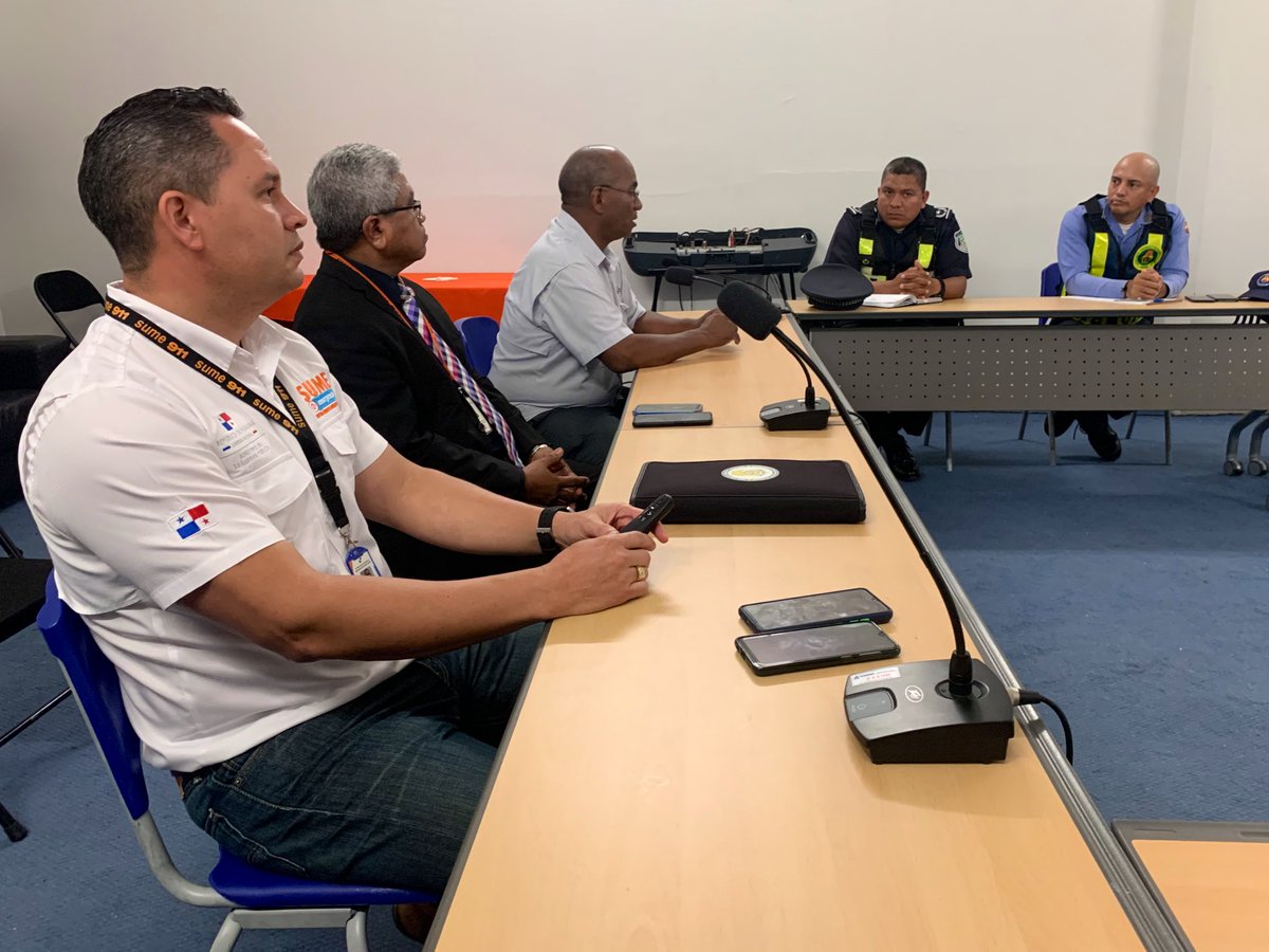 SUME911's tweet photo. Reunión de seguimiento de la comisión de los Desfiles Patrios 2022, organizado por @MeducaPma, la cual se llevó a cabo en las oficinas de @AmpymePanama, y contó con la participación del Ing. Javier Castillo y el Lic. Agustín Díaz en representación del #SUME https://t.co/yRd27AOtIJ