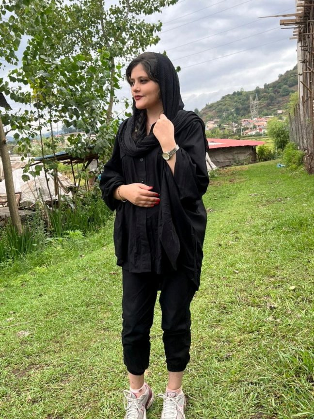avichetri's tweet photo. Mahsa Amini - a 22-Year-Old girl that was murdered by the Iranian morality police while being arrested for her "immodest" hijab. #feminism #iran #humanrights #humanrightswatch https://t.co/rlVxGahOls