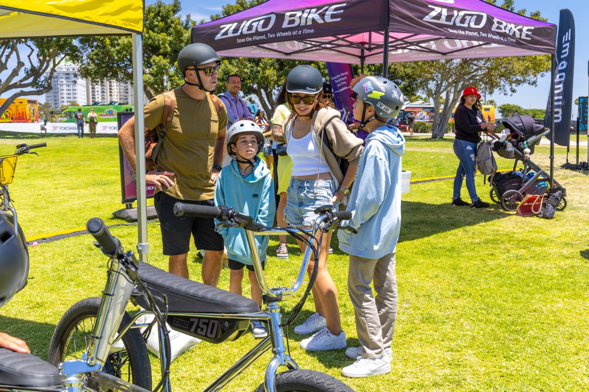 DemoDaysFest's tweet photo. Are you ready to shred all around Regatta Park in Miami, FL! We know we are, we have some amazing brands lined up for you all to be electrified ⚡! Get those tickets now because it all happens October 8th &amp; 9th. 

#electrifyexpo #eemia22 #ev #miami #mia https://t.co/8S0W72ykYO https://t.co/u3Id47Ir70