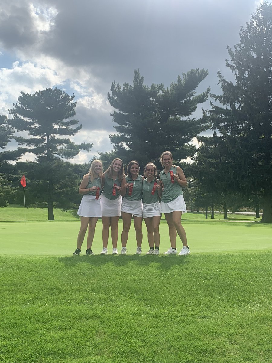 🚨NHS GIRLS GOLF ADVANCES TO REGIONALS AS A TEAM!!!