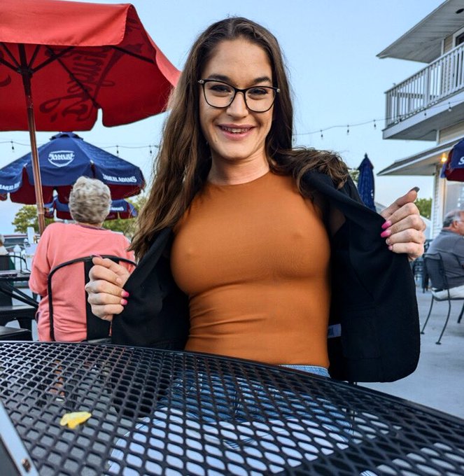 Happy milf Monday! https://t.co/YFBLUyyLyC