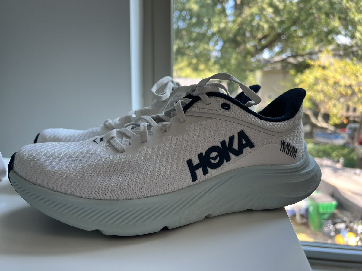 melissaoyler's tweet photo. Love my new @hoka #solimar shoes I ordered from Ultra Running Store! Can’t wait to try them out on the treadmill 🏃🏼♀️ https://t.co/8SDNPwwnIC