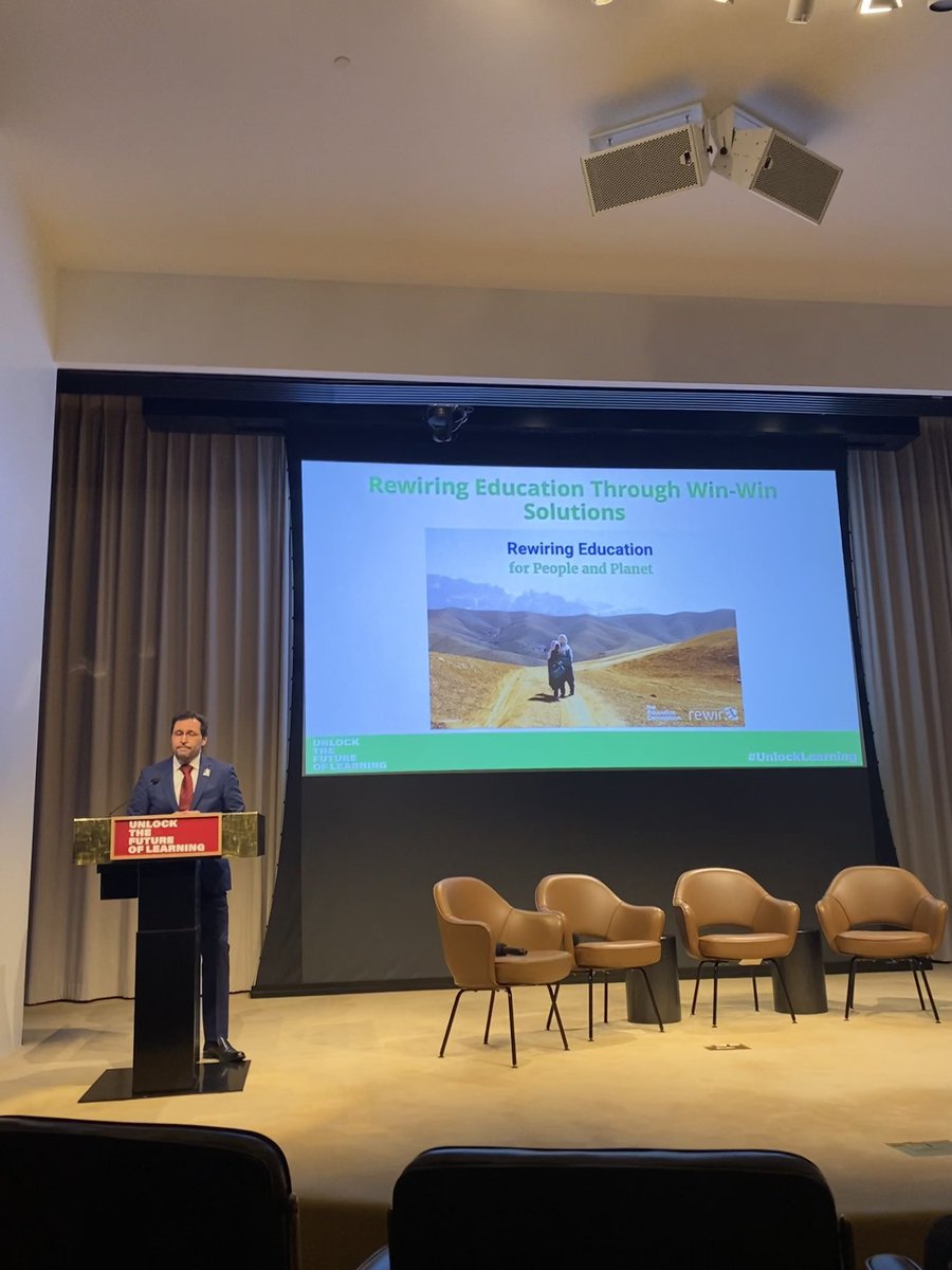 “We need collective leadership” 👏👏👏

Dr. Tariq Al Gurg on the importance of #leadership at all levels and collaboration across sectors in order to #transformeducation  

 #UnlockLearning <a href="/unfoundation/">United Nations Foundation</a> <a href="/OurFutureAgenda/">Our Future Agenda</a>