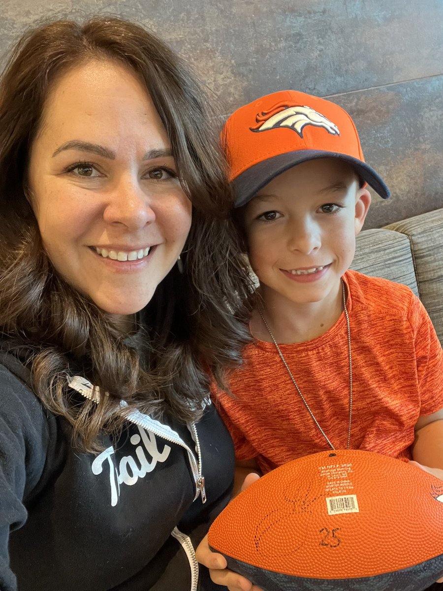 Silver lining to my flight being delayed 2 hours? Catching my boys in the airport on their way home from catching the <a href="/Broncos/">Denver Broncos</a> game in Denver. #DF22 <a href="/Dreamforce/">Dreamforce</a>