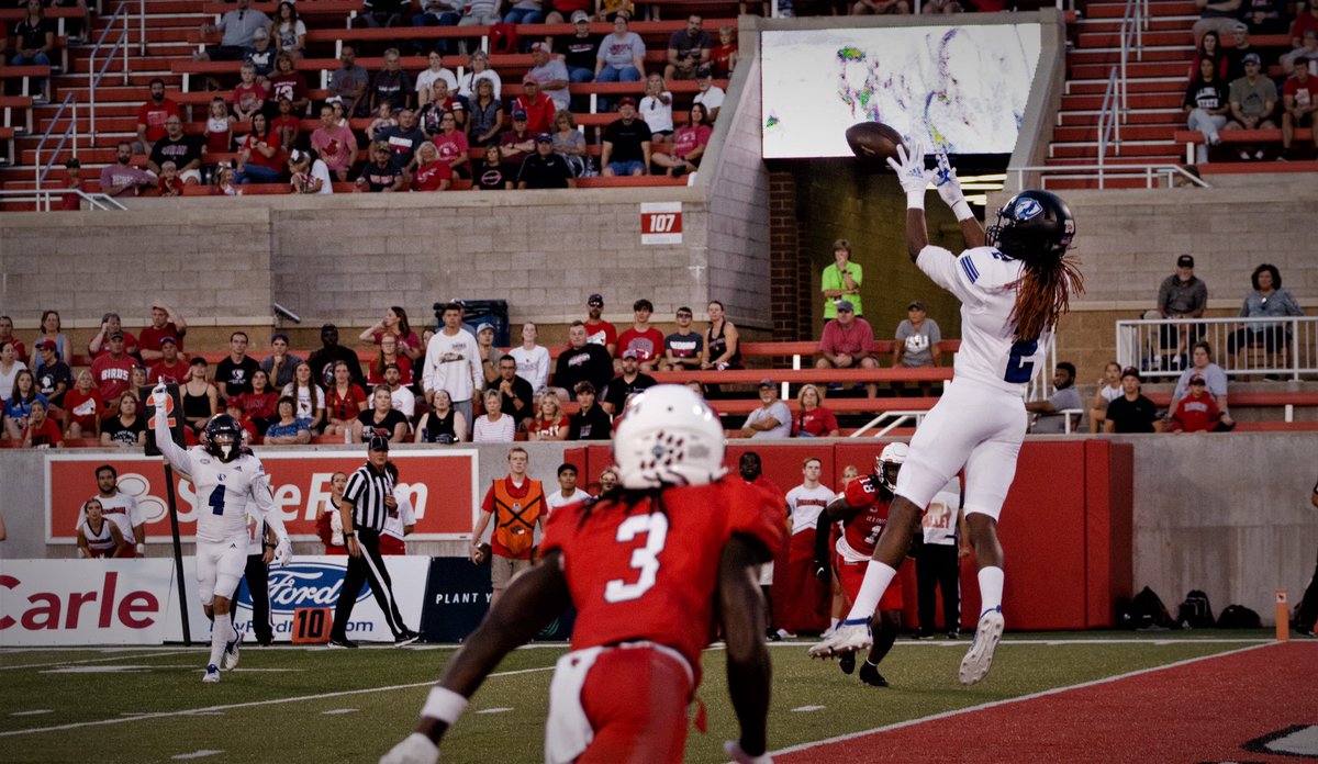 EIU_FB's tweet photo. 🥶🥶🥶

#WeNotMe | #BleedBlue https://t.co/oPeJMNq8xe