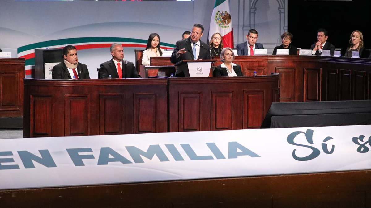 juliomenchaca_'s tweet photo. Asistí al Segundo Informe de Gobierno del presidente municipal de Pachuca, @sergiobanosr.

Reafirmo mi compromiso de trabajar de la mano con cada ayuntamiento, para atender las necesidades más sentidas de todas las colonias y comunidades de todo Hidalgo.

#PrimeroElPueblo https://t.co/refP7tgrQn