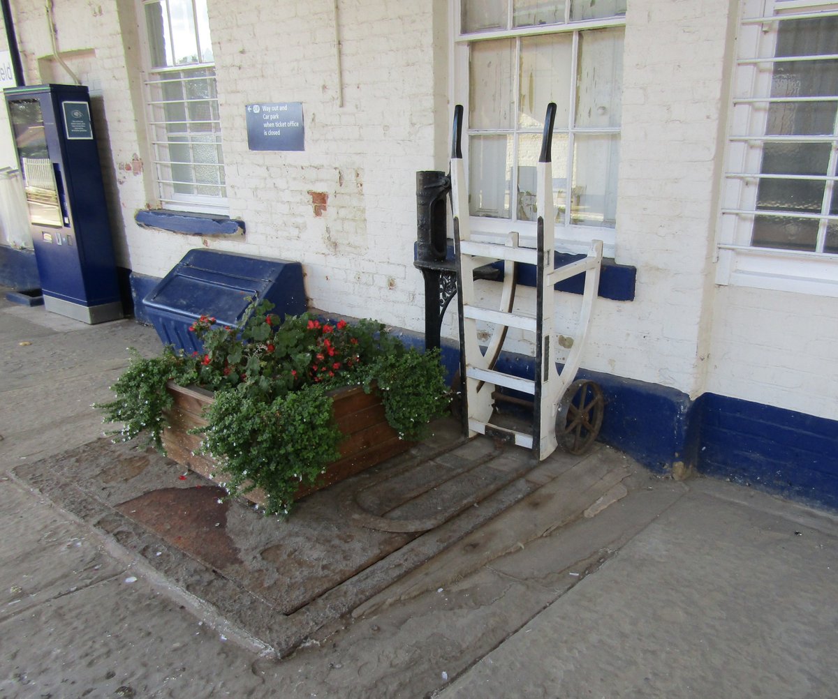 WetdogFBK's tweet image. 155342 at #Driffield Station 18/09/22 #class155 #sprinter #railway