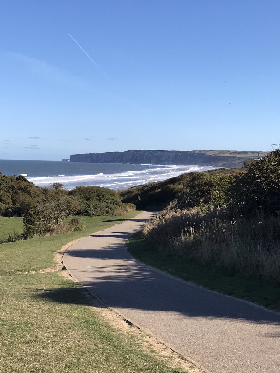 Angewaters27's tweet photo. Arrived in beautiful Filey #Marley&amp;Me #Beachlife #Beachthoughts ❤️ #Beachglass https://t.co/PszLYvxLBN