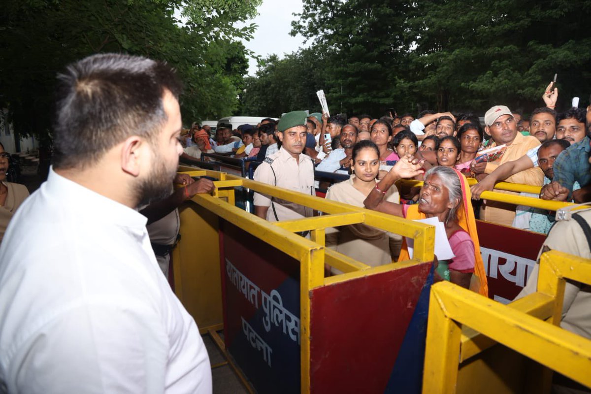 yadavtejashwi's tweet photo. समस्या
मुलाकात
प्रयास
समाधान https://t.co/sl1r9SUVaj
