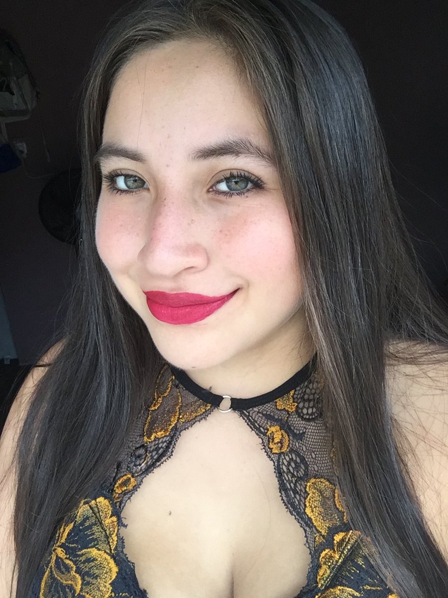 esmeralda_mxm's tweet photo. LOS AMO BONITO DÍA AMORES ❤️💜💙🇲🇽 #TWIT #GAMER #otaku #stremears #chicagamer https://t.co/LwrX0mNEkg