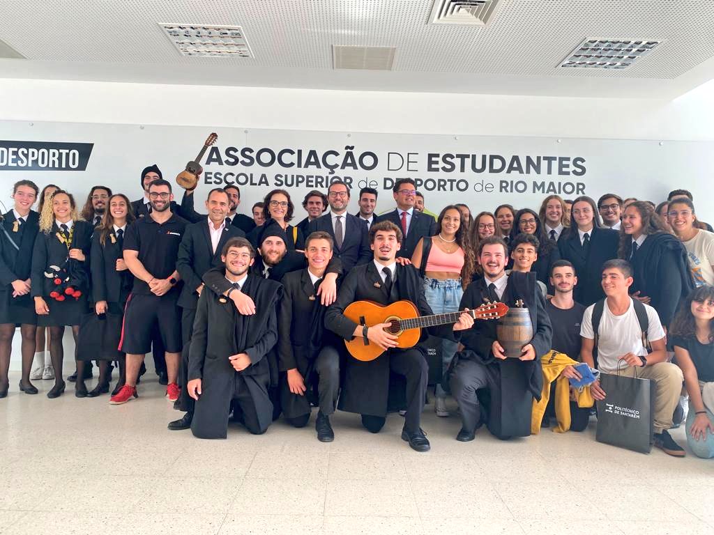 iesuperior's tweet photo. ciencia_pt: MCTES em diálogo com a Comissão de #praxes da Escola Superior de Desporto do @IPSantarem afirmou "Não sou contra as praxes, sou é contras práticas humilhantes.
Podemos fazer praxes de forma saudável".
#xxiiigoverno #ensinosuperior #integrac… https://t.co/X9EgmPLLAa