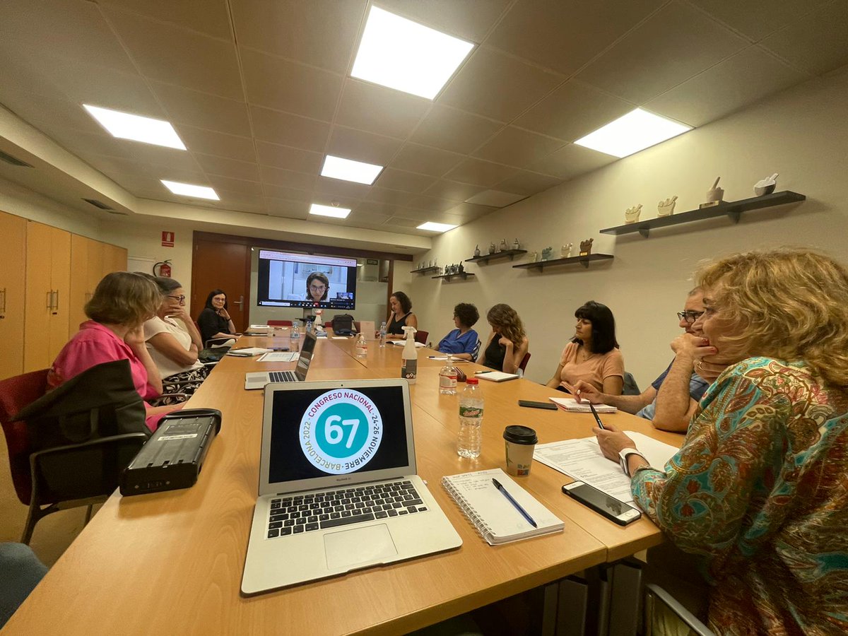 sefhcongreso's tweet photo. Tarde productiva de trabajo del comité de @67CongresoSEFH 💻✍🏻 en el @farmaceuticsbcn 

Detrás de #sefh22 hay mucho trabajo y esfuerzo pero sobretodo muchísima ilusión💜en este proyecto

Gracias a @sefh_ por su soporte  

Os esperamos a todos en Bcn con los brazos abiertos🤗 https://t.co/ZdiV76YXgT