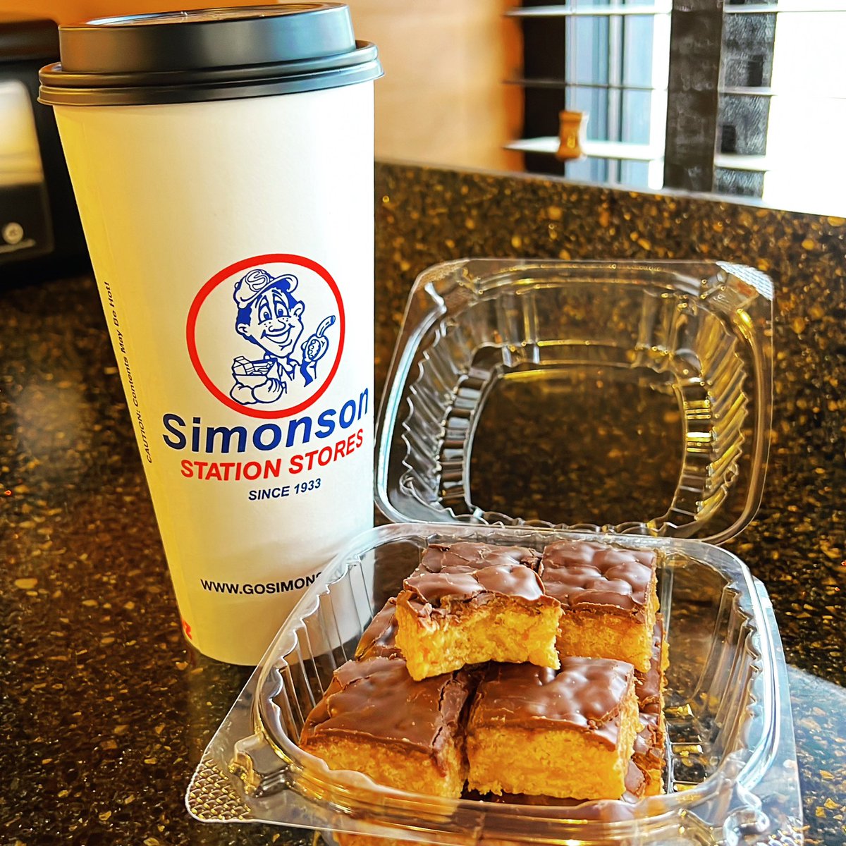 GoSimonson's tweet photo. There’s no better way to begin the week with a coffee and peanut butter crispy bites at Simonson’s☕️
•
•
#gosimonson #mondaymotivation #mondaymood #mondays #coffee #coffeelover #scotcheroos #specialkbar #bites #peanutbutterbars #coffeetime #mondayvibes https://t.co/yf4AgLiG9d