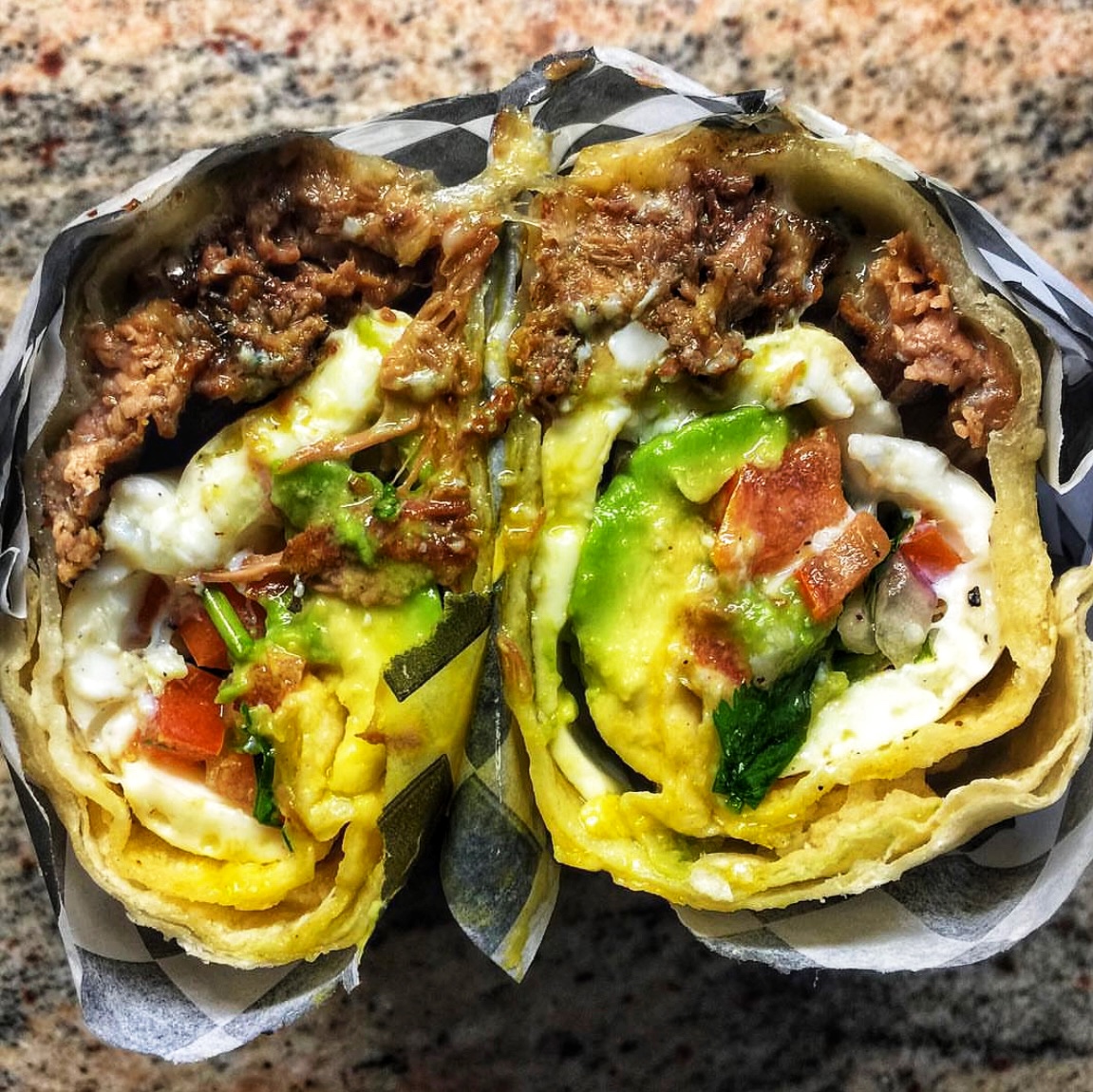 Grasspender's tweet photo. Niman Ranch beef brisket, fried egg avocado, cheddar and pico de gallo. #breakFat https://t.co/ppcjnvnggT
