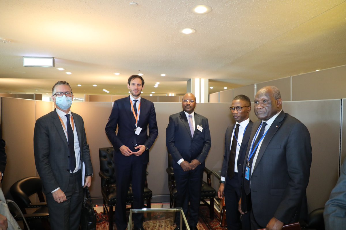 En marge de la 77eme A.G. de l’ONU, SEM Hassoumi Massoudou, Ministre d'Etat, Ministre des affaires étrangères a eu une séance de travail avec son homologue du Royaume des Pays-Bas, SEM Wokpe Hoestra. Les relations bilatérales entre les deux (2) pays  ont été à l'ordre du jour.
