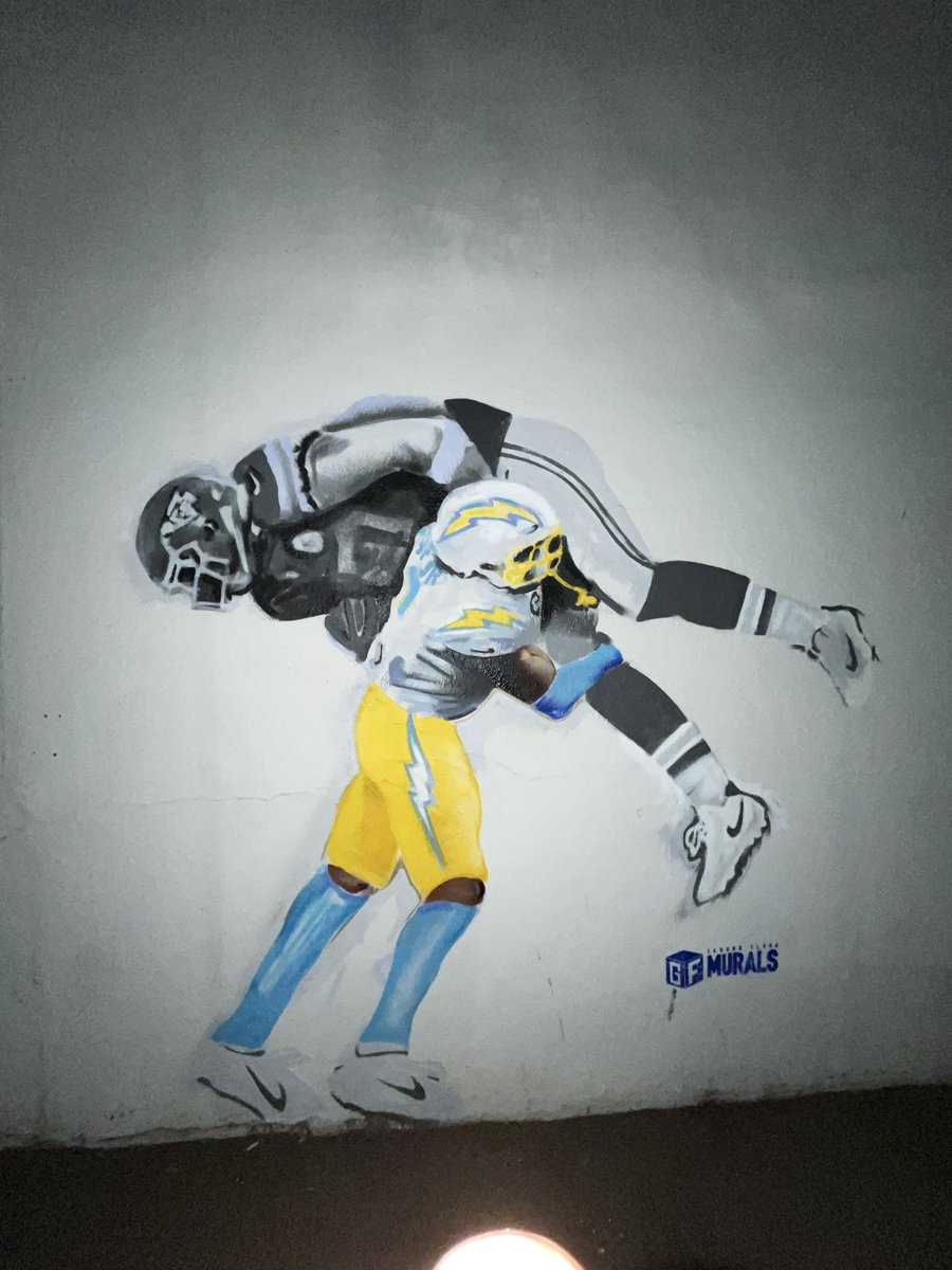 HailDeanThanos's tweet image. Had to drive by Inglewood last night to check it out.