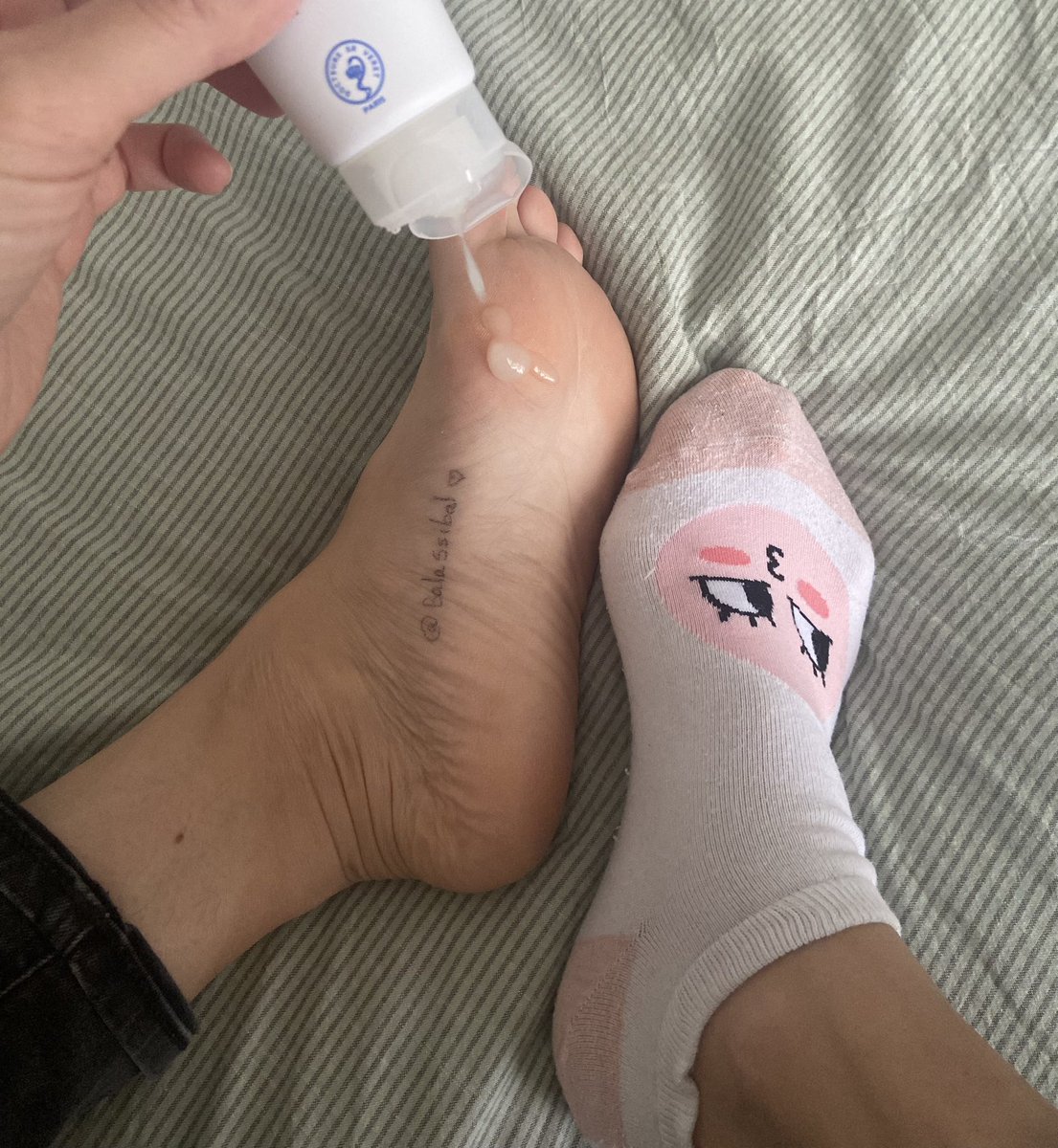 BalaSsibal's tweet photo. Who will be the happy 50th subscriber to enjoy my free photo ? 😘👣

#feet #feetmodels #feetpictures #feetpicforsale #feetfetishe #feetfetishword #feet #footfetish #soles #thepose #footdomination #toes #footgoddess #footporn #findom #prettyfeet #sexyfeet #footworship https://t.co/5bqTS8g3Mf