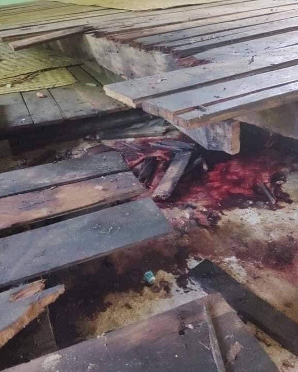 Crystalyt90's tweet photo. To the World...
Want to say loudly
About the children of our country 
For their lives
With sadness and souls
Will you be looking all the time to this Terrorist Army? 
How many life need to Die!
Where is the justice in this world?
#MyanmarMilitaryTerrorists 
#Myanmar
#crdphoto https://t.co/5MC4aAEyXM