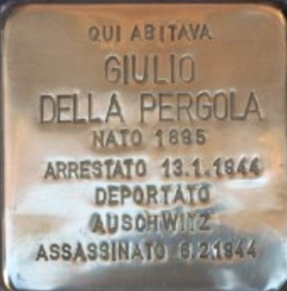 RafSabb's tweet photo. Ieri... immersi nella #Memoria di fronte al muro della #indifferenza. L'occhio sul nome di zio #GiulioDellaPergola 🙌 #49anni deportato da li #30gennaio1944 stesso trasporto di #LilianaSegre ma gasato #Auschwitz.
GRAZIE a chi ha progettato tutto ciò ❤✡❤ @follettin89 @DoguiJ https://t.co/ufOAbCKIQj