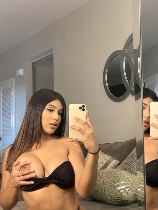 rogevi's tweet photo. Salut les coquins ! Voici mes tarifs
10nudes = 20€
10vidéos = 20€
Sex cam = 40€ ( en fonction du temps)
Réel = 50€ si vous venez à moi, 80€ si je dois me déplacer, 100€ si vous voulez qu'on film et 110€ pour un fantasme 
Alors ça vous plaît ? 
RT si tu veux me baiser🔞 https://t.co/Igd5rgLBdK