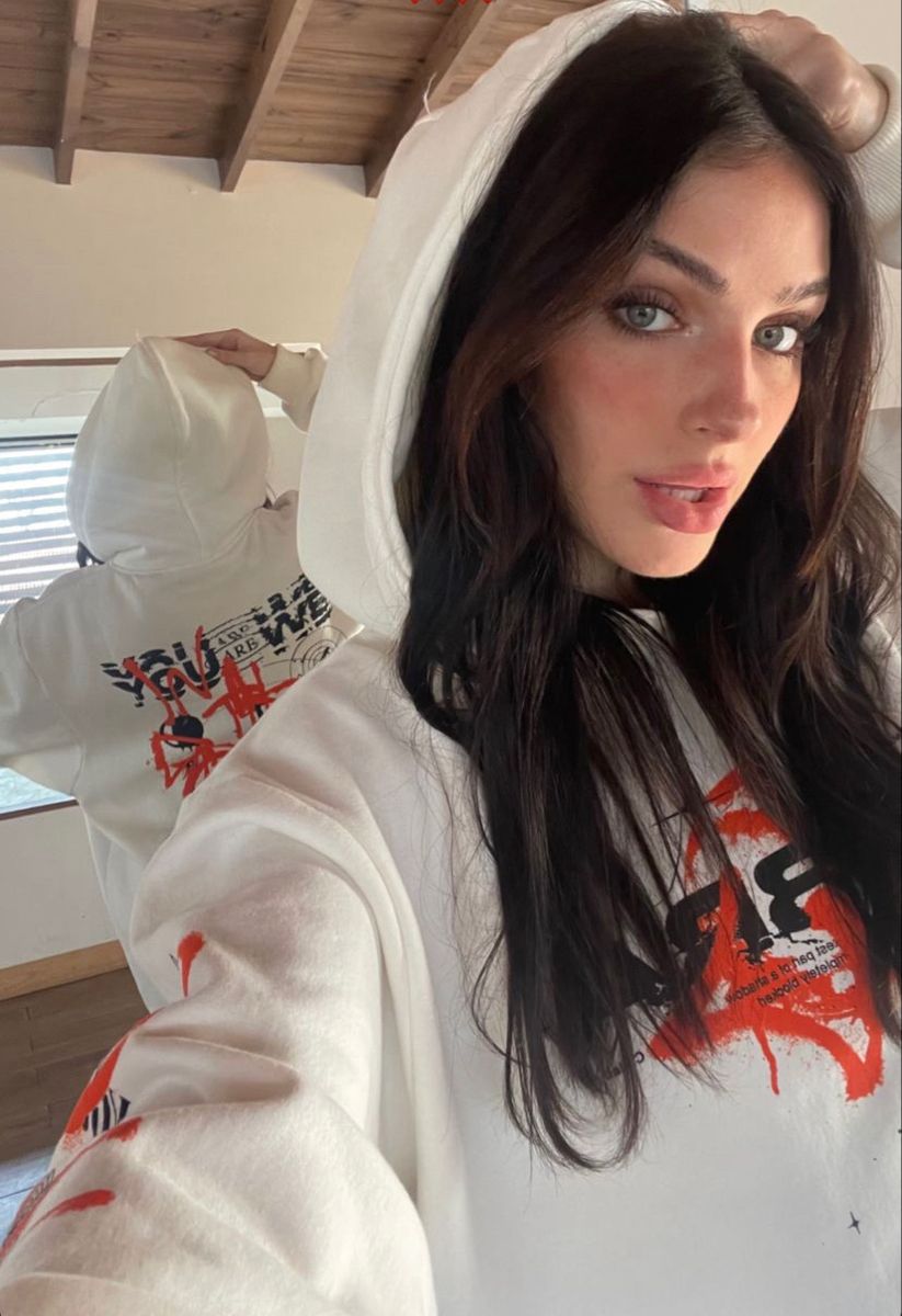 JuneParksB's tweet photo. Buenos días, les dejo fotos de los outfits mas facheros del mundo. :) https://t.co/4z8GX8NO6Z
