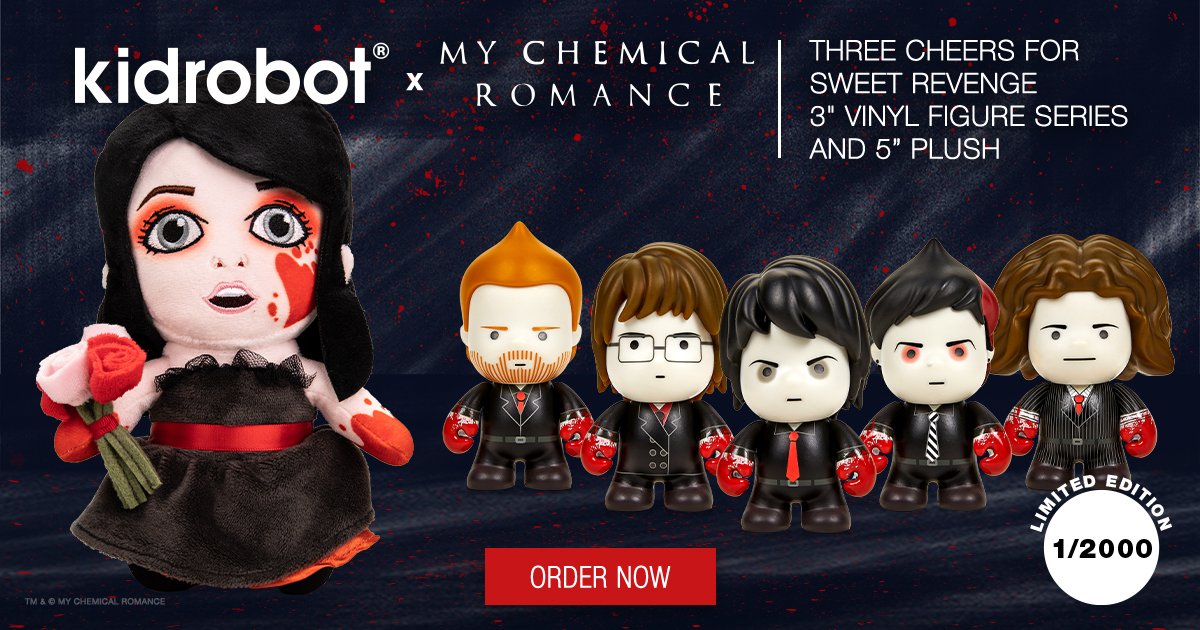 Limited Edition My Chemical Romance “Three Cheers for Sweet Revenge” 5pc vinyl figure set and “Helena” plush dropping now! LE of 2000. @MCRofficial @gerardway @mikeyway @raytoro ow.ly/YiWL50KMRNQ #MCRMonday #mychemicalromance #blackparade #gerardway #mikeway #raytoro