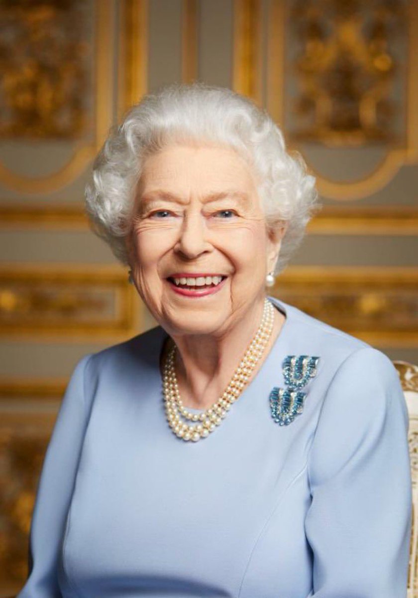 StanPhoenix87's tweet photo. What a fantastic final send-off for our dear departed Queen.  Emotional from beginning to end.

Rest in Peace, ma'am, and thank you for everything.

Per Ardua Ad Astra. https://t.co/KCwm5RyaAn