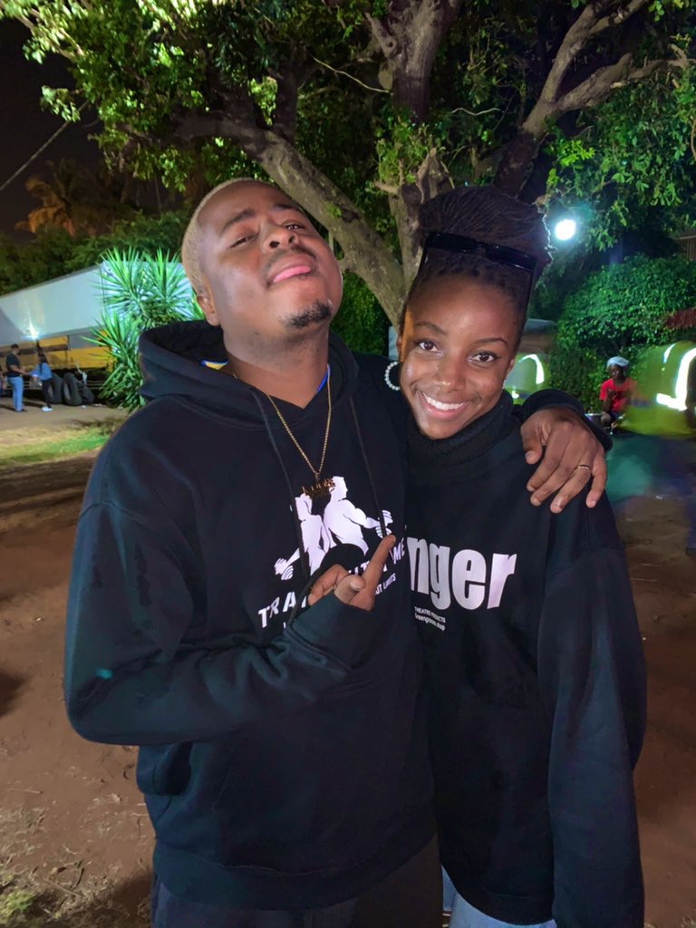 Esqueci de vos mostrar essas fotos com mor de @stefaniaLeonel6 🥺. Vocês não imaginam o quão fiquei feliz🥰! <a href="/kamanekamas/">Líder Supremo 🇲🇿</a> 😭