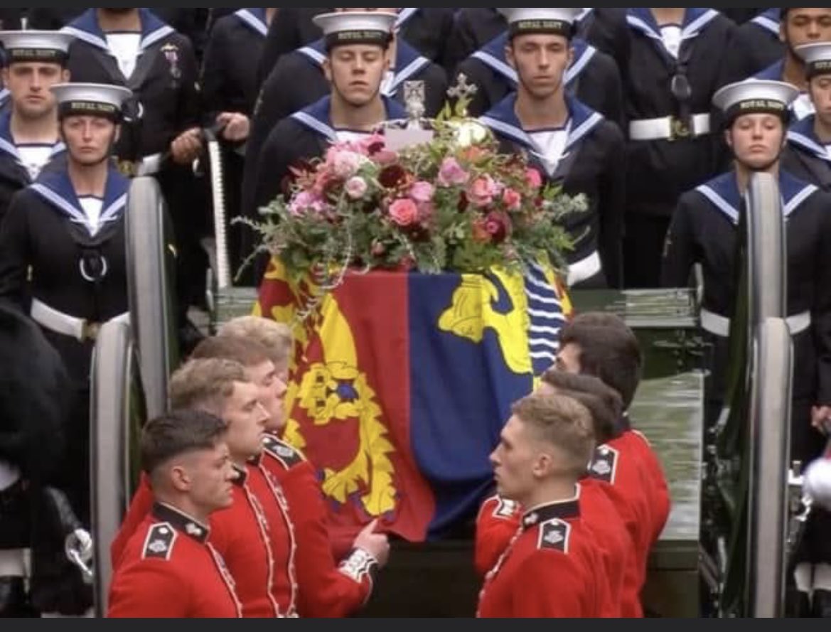 HodgeLuke's tweet photo. In awe of these young men - they were absolutely phenomenal throughout. 

Their families must be immensely proud.

#queensfuneral #QueenElizabethII #QueenElizabeth https://t.co/BOWRI2Ncg7