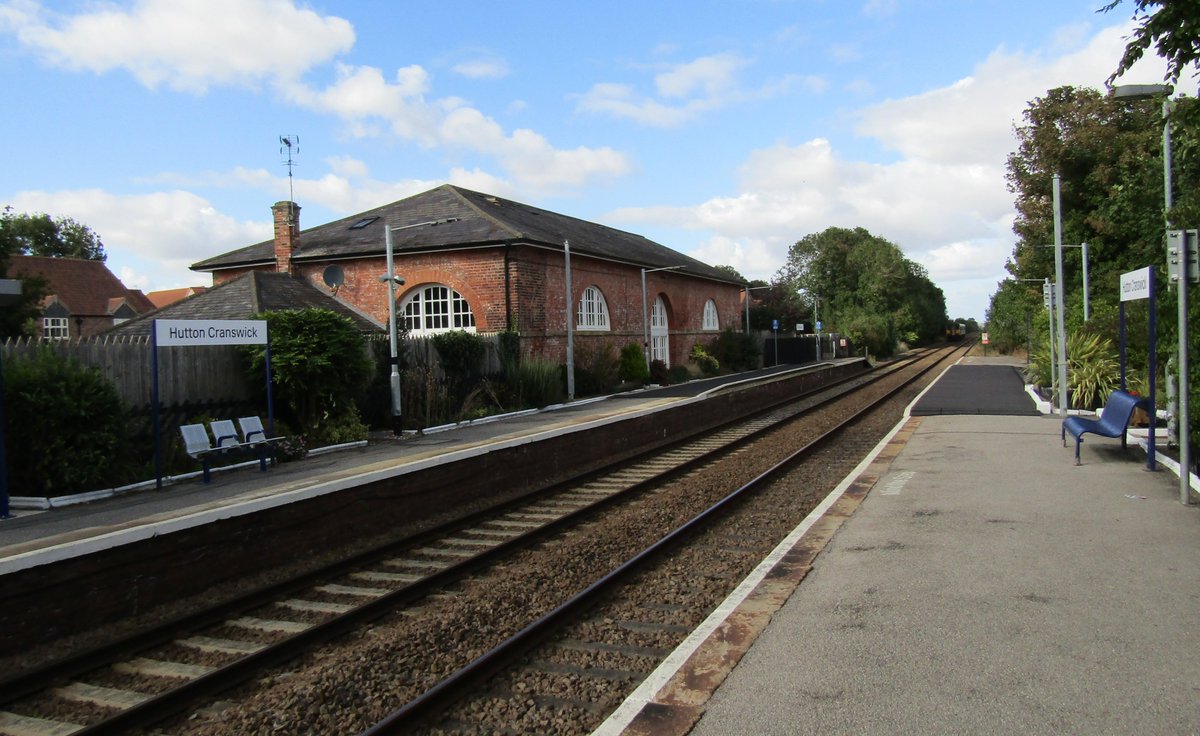 WetdogFBK's tweet image. 155343 at Hutton Cranswick Railway Station #class155 #sprinter #railway