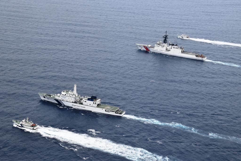 IndiaCoastGuard's tweet photo. #BridgeOfFriendship

Joint Exercise between @IndiaCoastGuard &amp; @USCG conducted off #Chennai today. The exercise focused on acquainting each other’s capabilities &amp; strengths in terms of various evolutions at #Sea. https://t.co/wS92hA7Khx