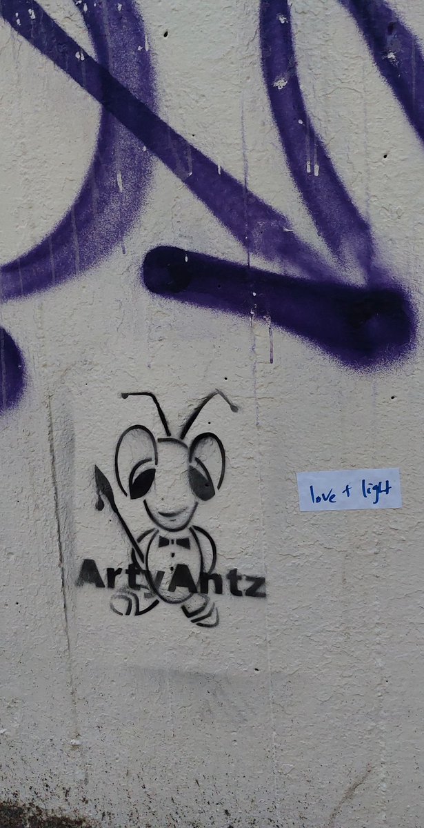 ArtofTonyNero's tweet photo. Couldn't help it had to do a few more #artyantz #streetart #Madrid https://t.co/mhsw0jtLFX