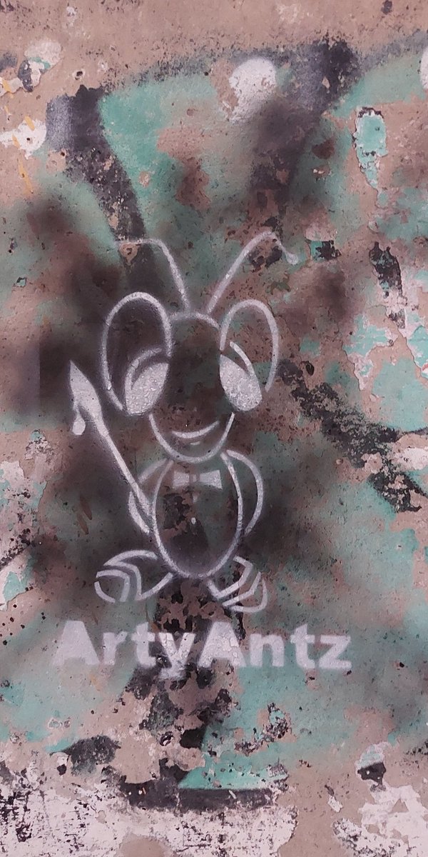 ArtofTonyNero's tweet photo. Couldn't help it had to do a few more #artyantz #streetart #Madrid https://t.co/mhsw0jtLFX