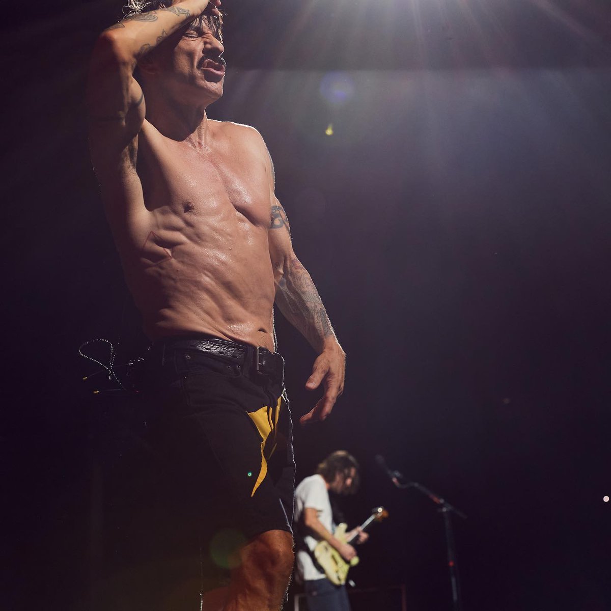 ChiliPeppers's tweet photo. It rained, it poured, it lighteninged and then Orlando rocked out. Thank you Orlando. It was a wild one. https://t.co/M15l6Wbcp8