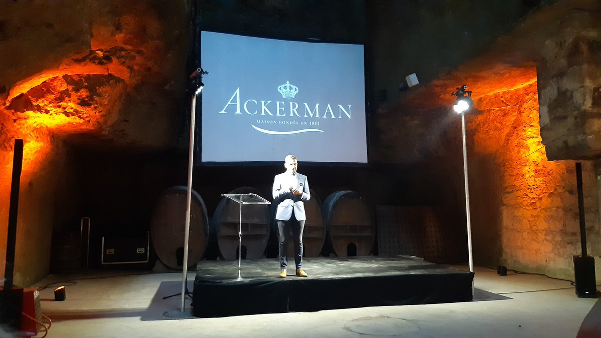 En direct des caves de <a href="/maison_ackerman/">Maison Ackerman</a> pour la présentation des résultats de la thèse Cifre de @valentin_taveau <a href="/ANRT/">ANRT</a> <a href="/UnivAngers/">Université d'Angers</a> <a href="/TEMOS_histoire/">Temps, Mondes, Sociétés</a> Un beau partenariat de recherche !