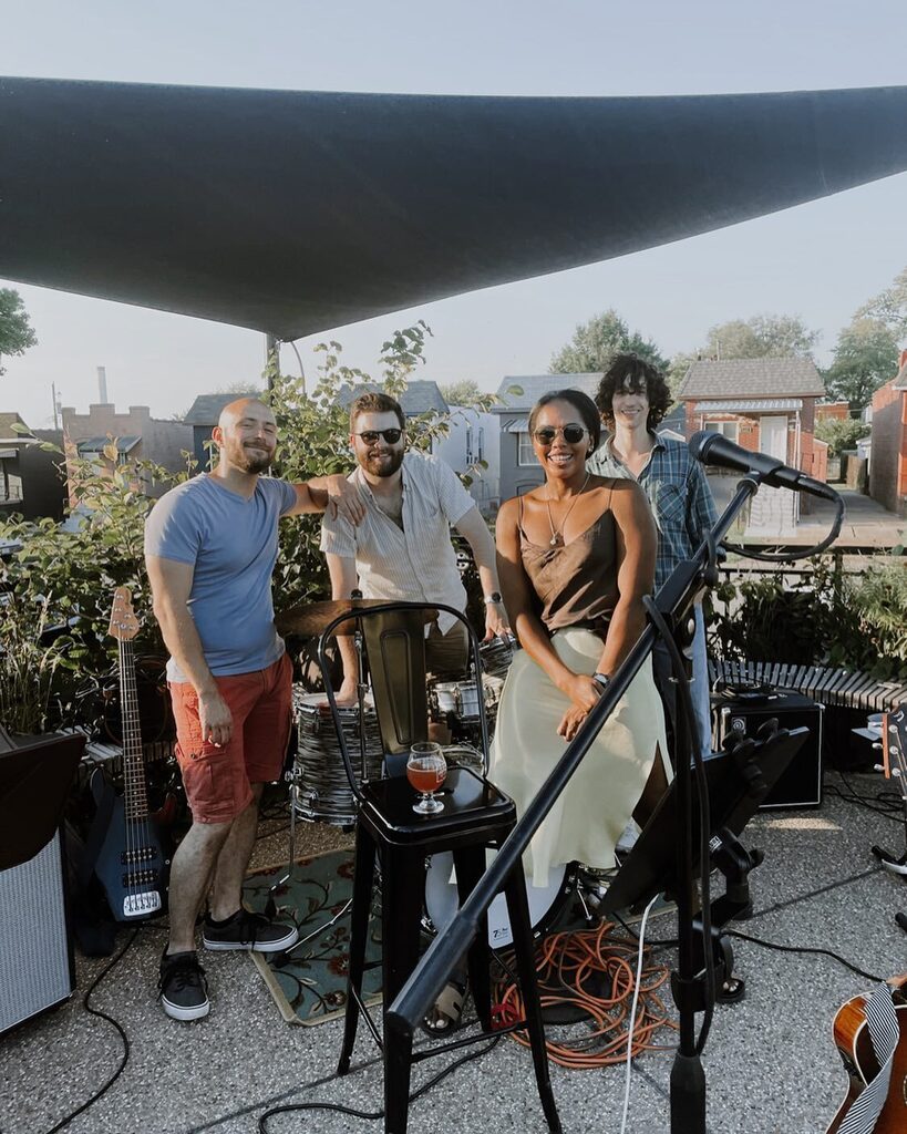 LittleRedFender's tweet photo. Saturday was a vibe ✨
And the perfect way to close out the last few days of summer ❤️
Plus, @alphabrewingco ‘s Plum Funk Beer is 😋#untilnexttime 
.
.
.
#localmusic #stlmusic #stlisamusictown https://t.co/oQxu2i4FoX https://t.co/6mGVmHxQl1