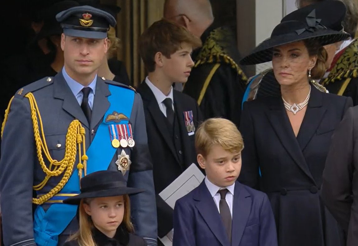 I think Prince George and Princess Charlotte did their parents, their Great Grandmother, Family and the country very proud too today 👑👑💙💙
<a href="/KensingtonRoyal/">The Prince and Princess of Wales</a>