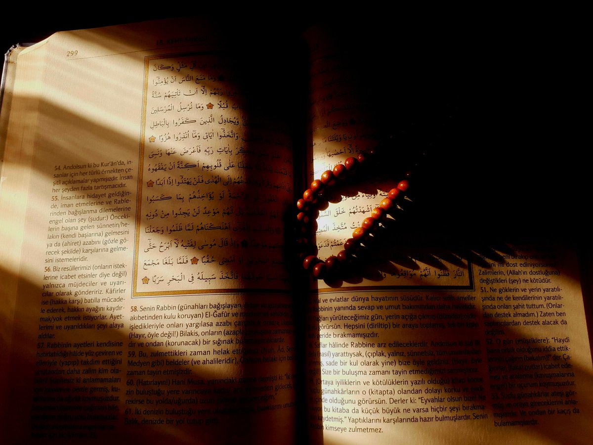 "Kim Allah’la karşılaşmayı (ve O’ndan mükâfat almayı) umuyorsa hiç şüphesiz Allah’ın belirlediği süre gelmektedir. O, (işiten ve dualara icabet eden) Es-Semi’, (her şeyi bilen) El-Alîm’dir."

(29/Ankebût Suresi, 5)