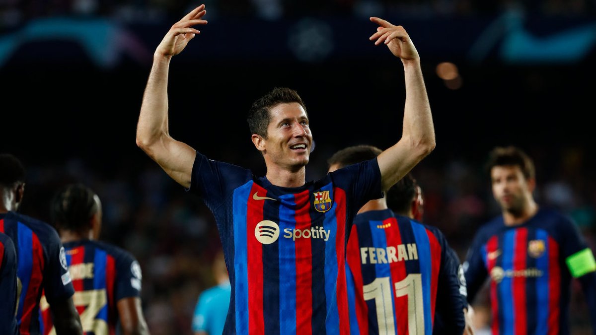 🗣Lewandowski: “No me esperaba que la afición del Camp Nou ya cantara canciones con mi nombre tan pronto. Me hace sentir como si llevara más tiempo aquí del que en realidad llevo.”