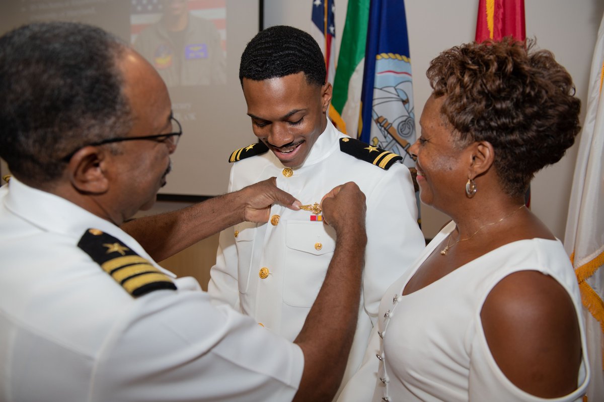 Chief of Naval Air Training tweet media