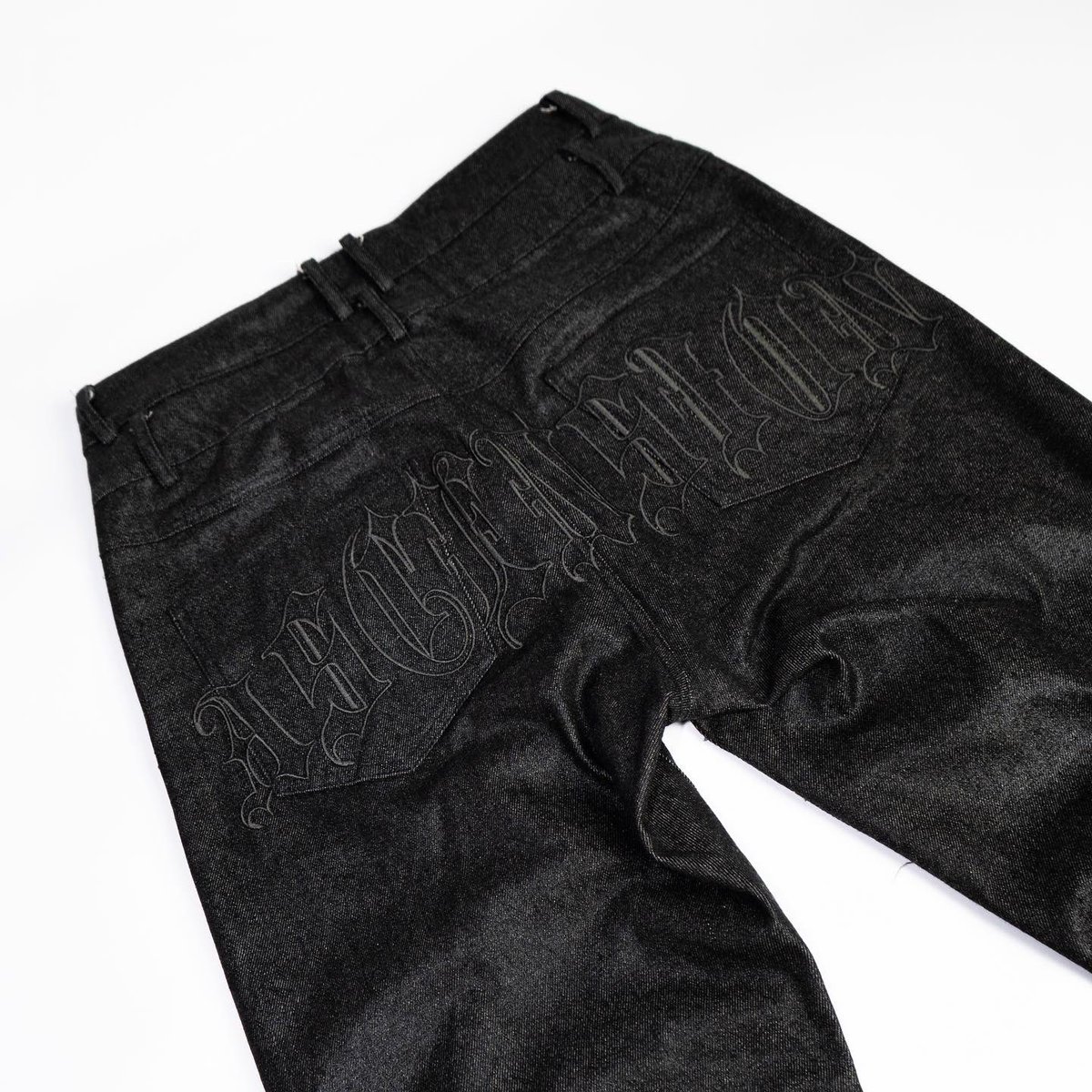 WEBSTORE + MARKETPLACE LAUNCHING SOON.

ASCENSION holders can claim physicals for free using $SOULS !

STAR TEE + WAX DENIM included in the pre launch, with many more pieces on their way!