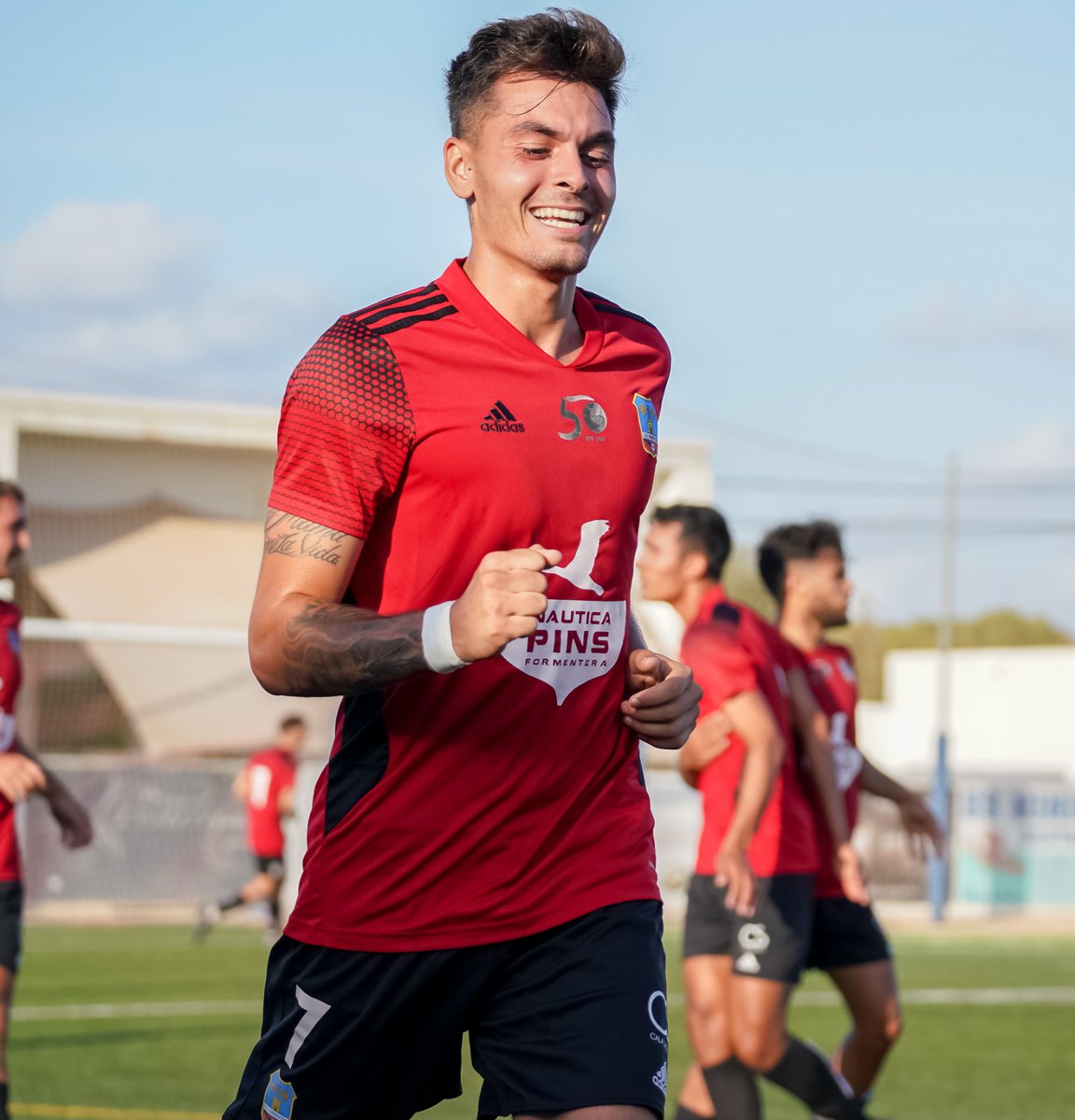 sdformentera's tweet photo. Liam Prados ⚽👊❤️🖤 https://t.co/9B1E6hRt9b