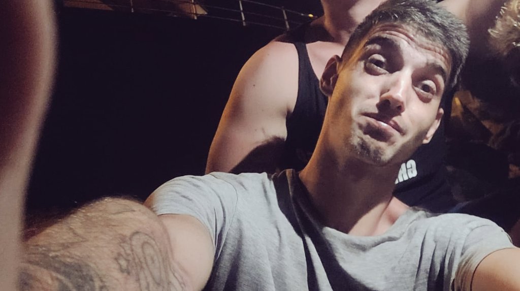 Ruubsbcn's tweet photo. Como eres de guapo? Mi niño!! Te amo https://t.co/0VdQpm9gB3