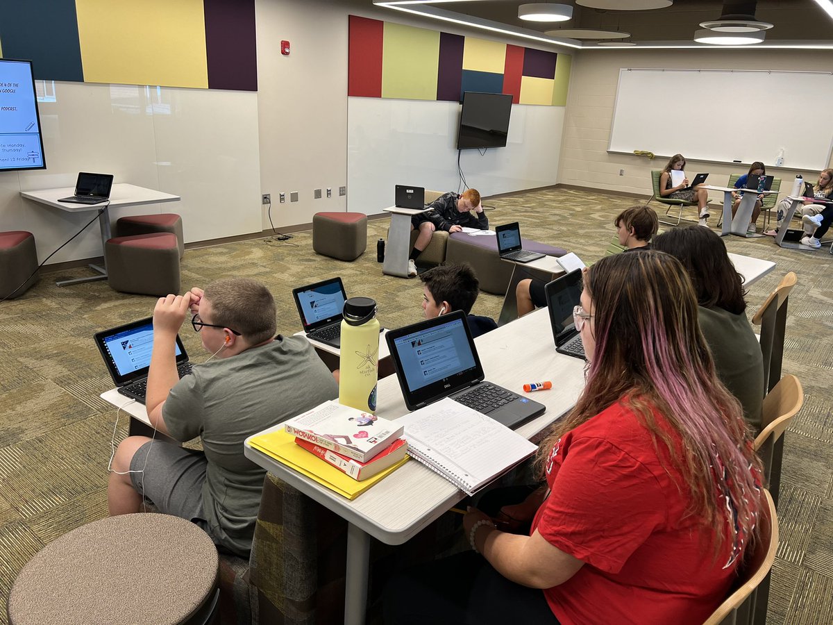 MissThomasgv's tweet photo. Kicking off our week with Episode 4 of our weekly podcast: A Pass To The Past. This week’s topic has us journeying on the Oregon Trail. @n8than_thomas #nmsteach https://t.co/XhZAOMeCQY